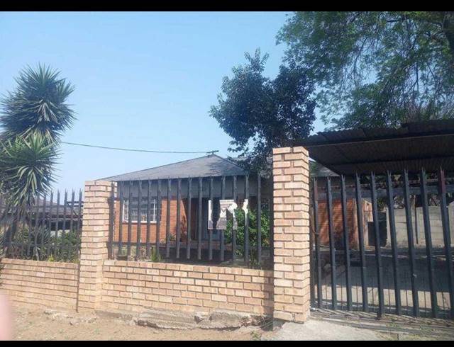 4 BEDROOM HOUSE FOR SALE IN ELSBURG